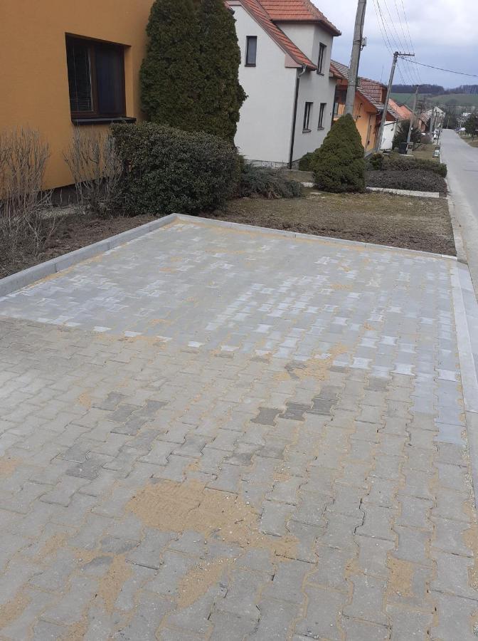 Rd Cerncin Bucovice Apartment Exterior foto