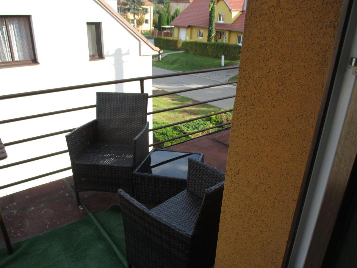 Rd Cerncin Bucovice Apartment Exterior foto